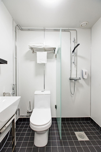 Bathroom 2, Hotel Citi Inn, Pirkanmaa
