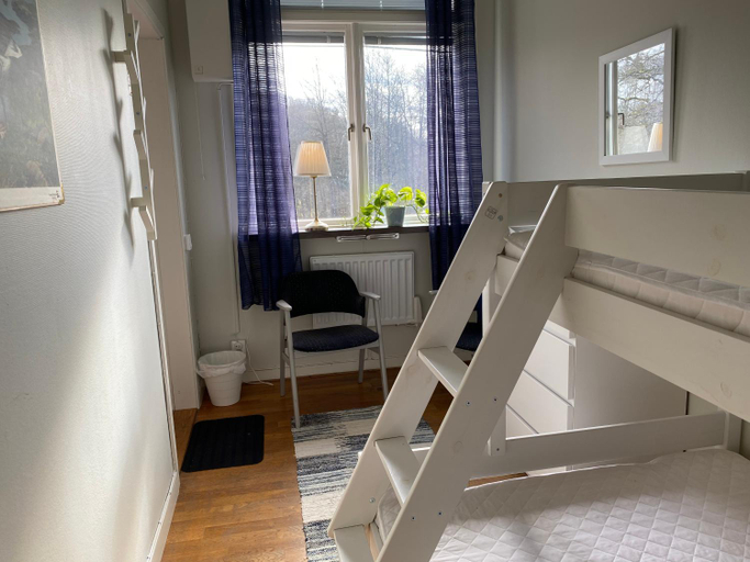 Bedroom 2, Kalvs Skolhus, Svenljunga