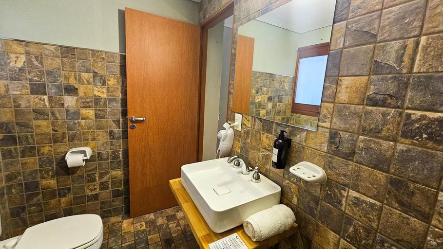 Bathroom 3, Socialtel Bariloche, Bariloche