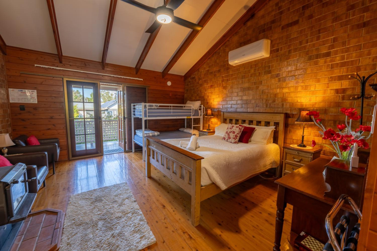 Bedroom 2, Sabo’s On Severn, Stanthorpe