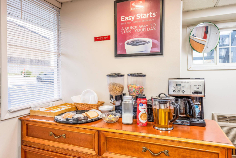 Food & Drinks 4, Econo Lodge Franklin - Springboro, Warren
