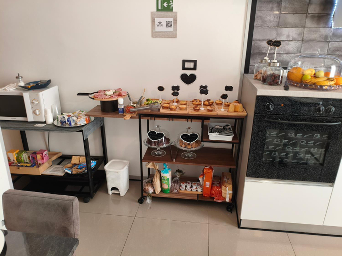 Food & Drinks