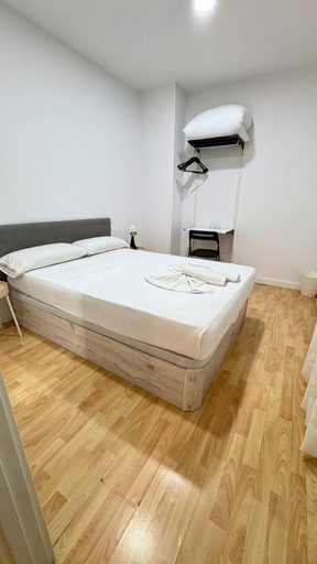 Bedroom 4, Good Stay Rooms, Madrid