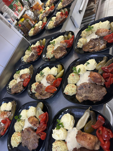 Food & Drinks 2, Pensiunea El Greco, Axente Sever