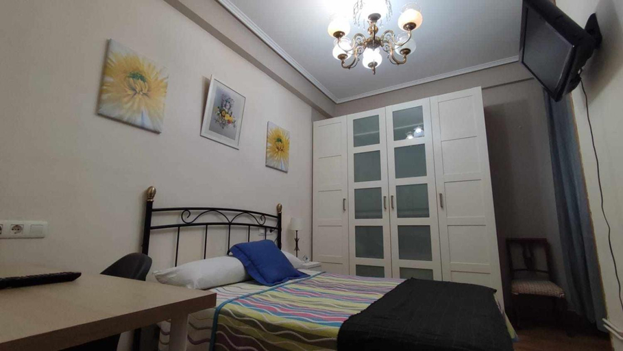 Bedroom 2, FlipHouse Rooms Pension⭐, Vizcaya