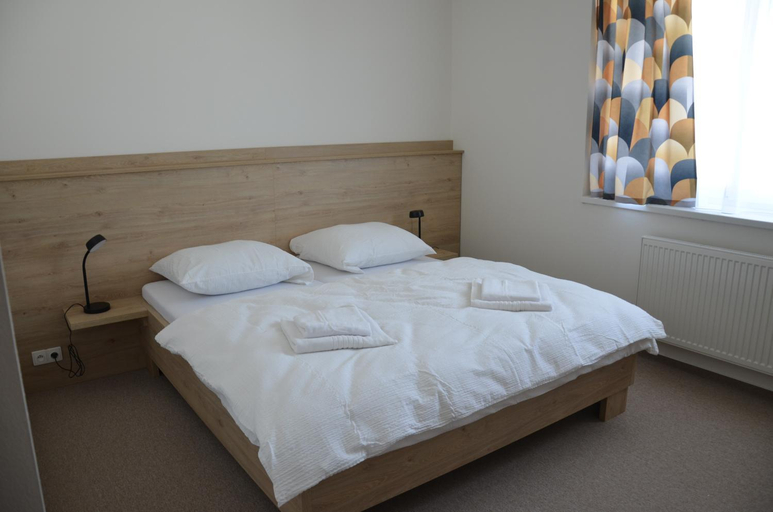 Bedroom 2, Penzion Rocket Club, Lucenec