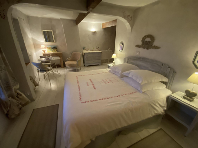 Bedroom 2, Maison d’hotes les Means, Alpes-de-Haute-Provence