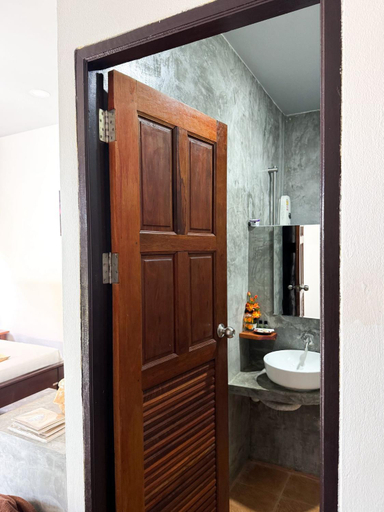 Bathroom 2, Zabit Bungalow, Ko Lanta