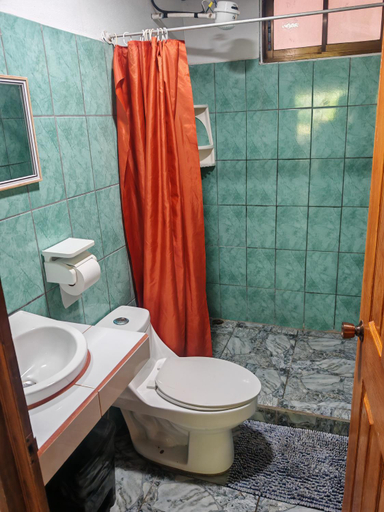 Bathroom 2, Casa Caribe, Pococí