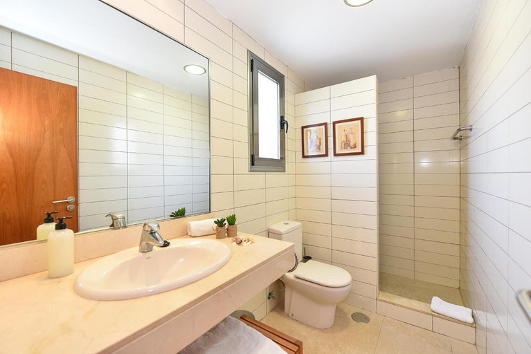 Bathroom 3, Calypso by VillaGranCanaria, Las Palmas