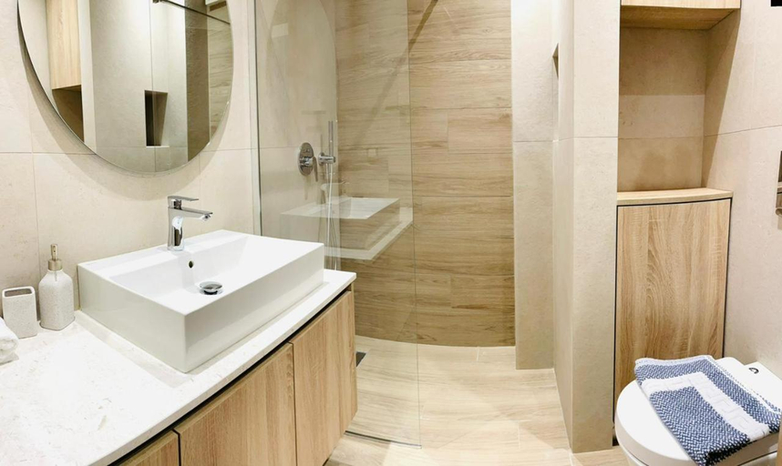 Bathroom 2, Modern Apartment, Few Meters from the Beach, Peloponnese