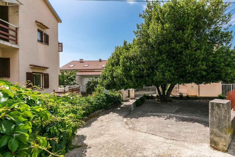 Others 5, Apartments in Selce 39075, Crikvenica