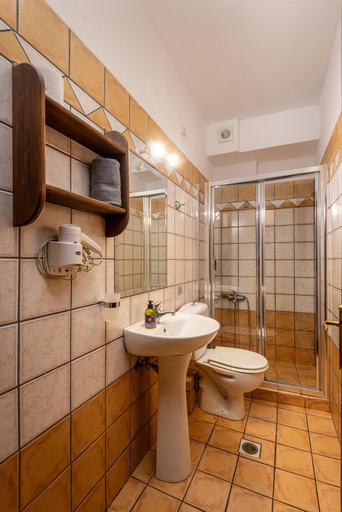 Bathroom 2, Fretzato, Thessaly