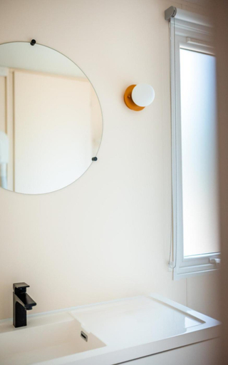 Bathroom 3, Sauvage, Morbihan