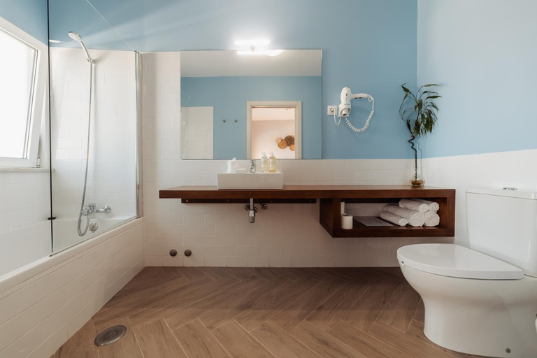 Bathroom 3, AZUL, Odemira