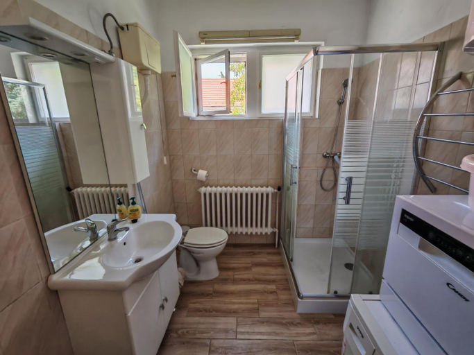 Bathroom, OPEN Vendeghaz, Sopron-Fertőd