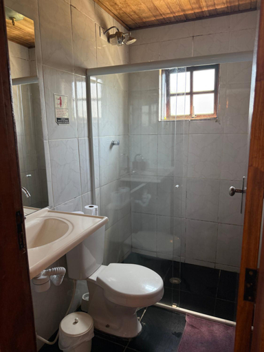 Bathroom 4, Chales Marinelli em Sao Roque, São Roque
