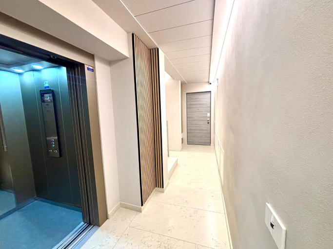 Others 5, Palazzo Betteloni, Verona