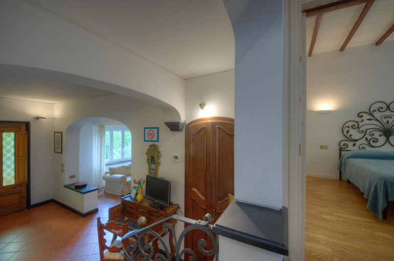 Bedroom 2, Appartamento in Villa a 5 KM dal mare, Savona