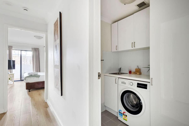 Others 5, Paradise Pool Parking HUGE 1BR CBD, Perth
