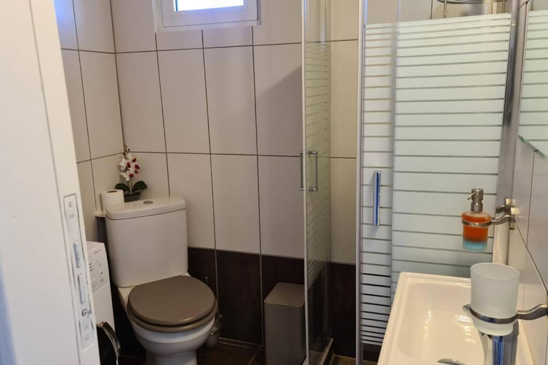 Bathroom 4, Zoi's SeaView House, Crete