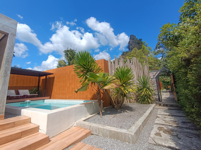Sport & Beauty 2, Anita dream house, Phanom
