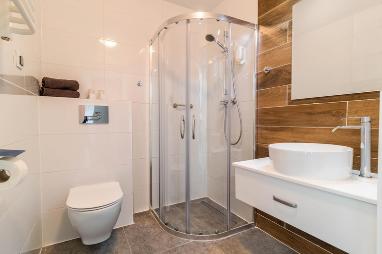 Bathroom 2, Hotel Krosno-Nafta, Krosno