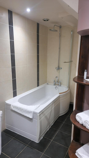Bathroom 3, The Punch Bowl Inn, Shropshire