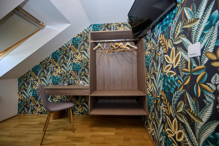 Others 3, ROOMS, Szombathely