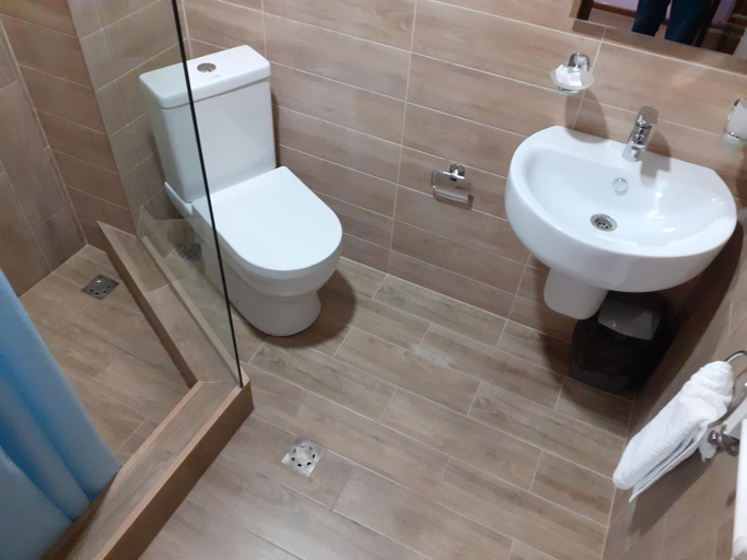 Bathroom 2, Cherry Garden Boutique Hotel