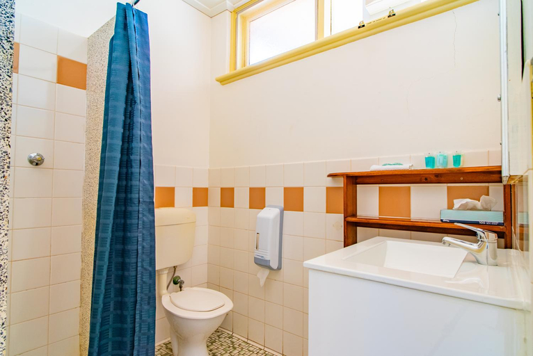 Bathroom 3, The Beach HTL Whyalla, Whyalla