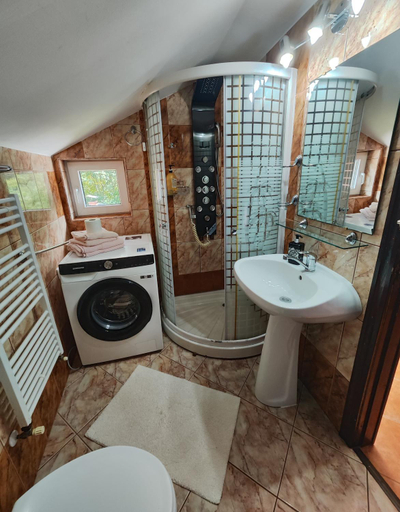 Bathroom 3, Casa Crissio, Sinaia