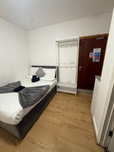Bedroom 2, Ariana House Hotel-Families and Couples Only, Blackpool