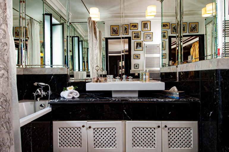 Bathroom 3, Riad Callas, Essaouira