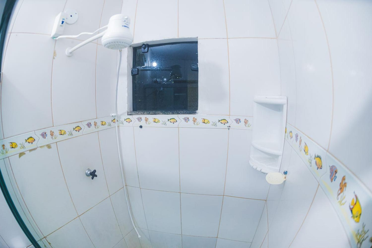 Bathroom 2, Tardeli Suite dos anjos com sacada, Arraial do Cabo