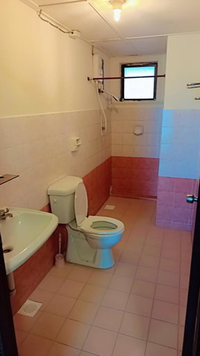 Bathroom 2, Lumut Valley, Manjung