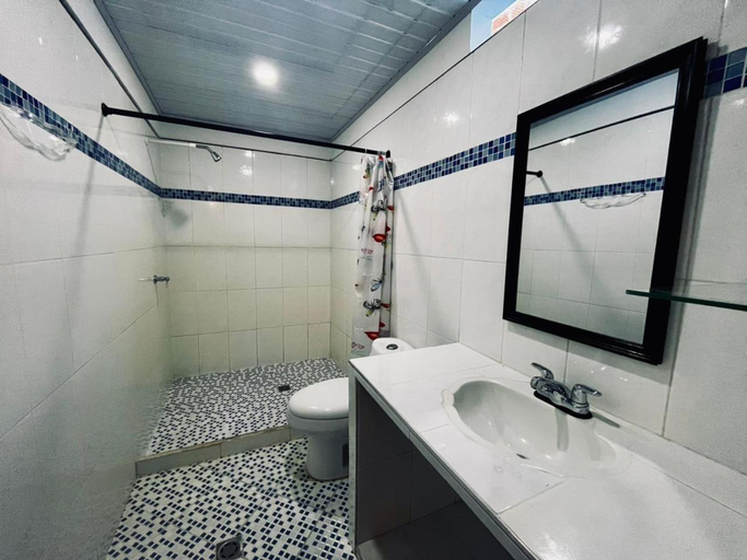 Bathroom 3, HOTEL VILLA DANIELA, Puerto Triunfo