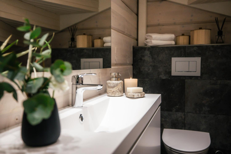 Bathroom, Santa's Luxury Apartment 1, Santa Claus Village, Lapland