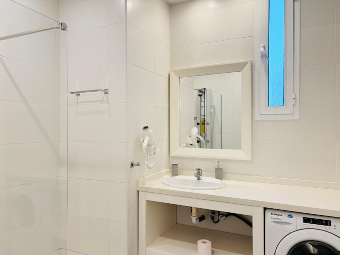 Bathroom 3, Puerto Marina, Málaga