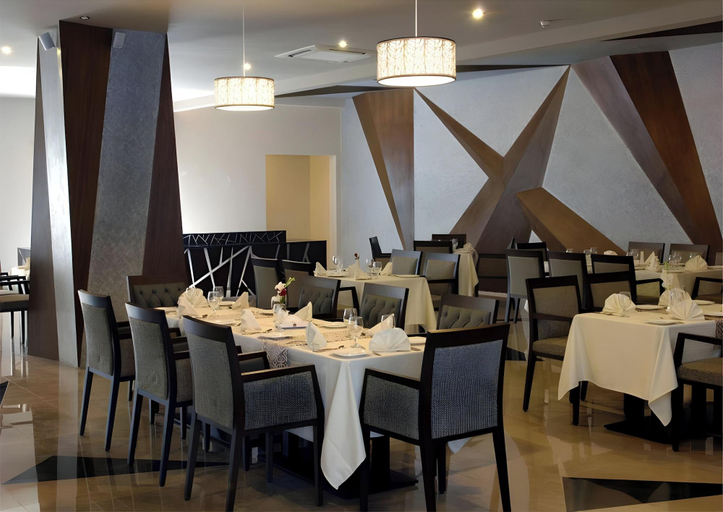 Others 2, West Inn, Faisalabad