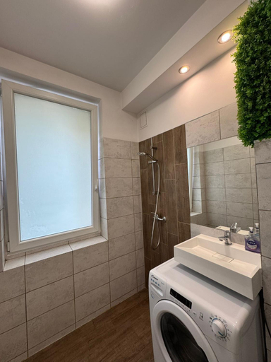 Bathroom 3, Ogrodowa Apartments, Warsaw