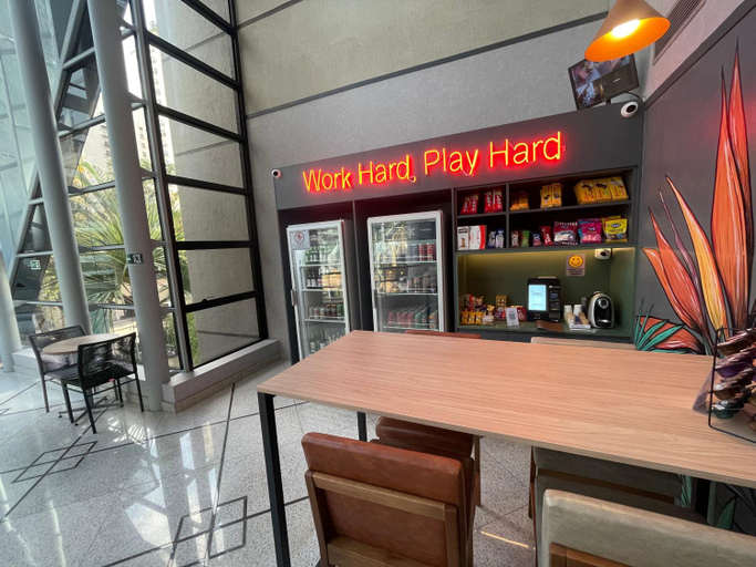 Food & Drinks, Flat 4 Estrelas Jardins Premium 1203, São Paulo