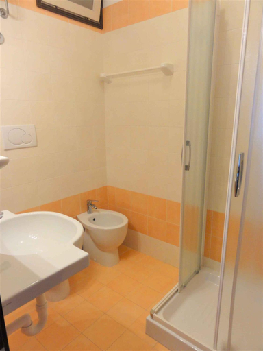 Bathroom, Apartments in Bibione 37068, Venezia