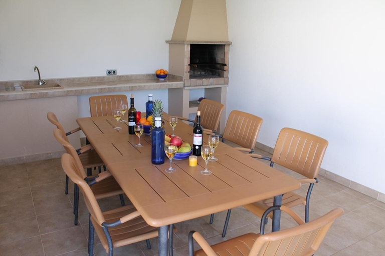 Others 3, Villa Betty, Baleares