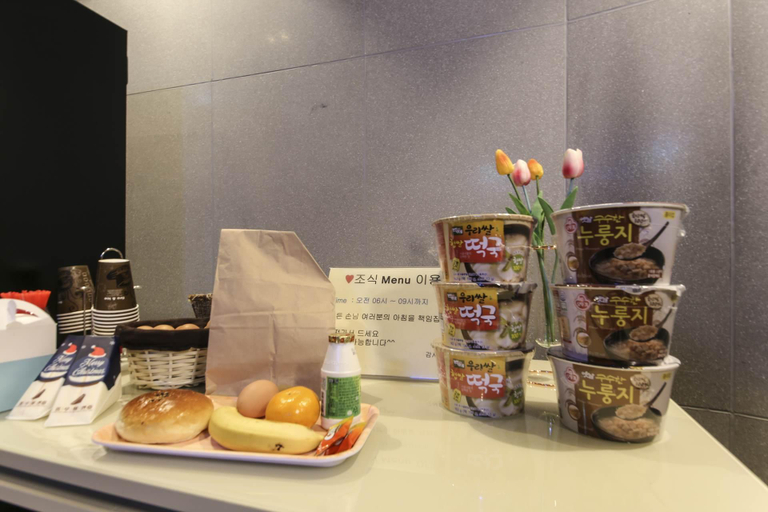 Food & Drinks 5, Brown Dot Gimhae Samgye, Gimhae