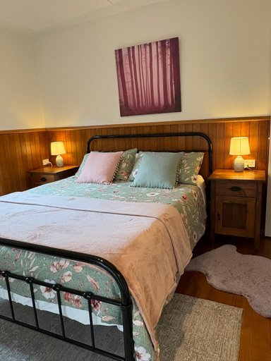 Bedroom 2, The Green Room Wattle Glen, Nillumbik Bal