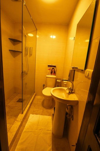 Bathroom, Oscar pyramids view, Al-Ahram