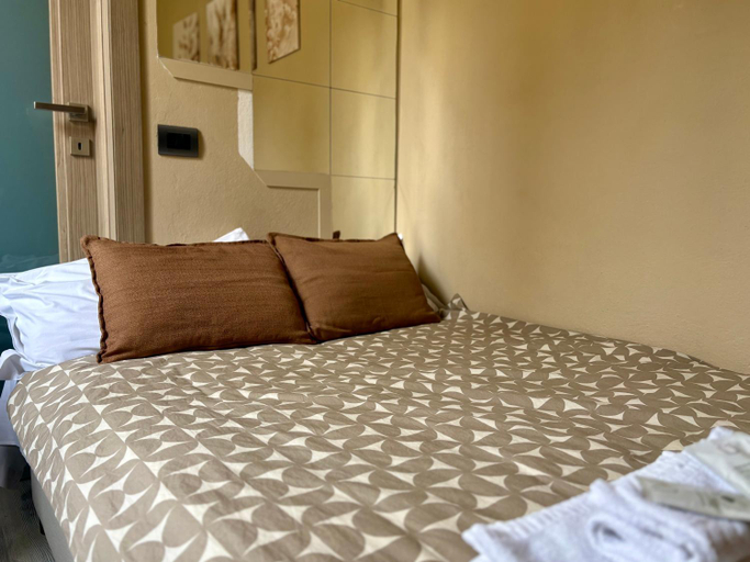 Bedroom 2, ModeRna Apartments - Charme & Relax in Centro - Free Parking, Modena