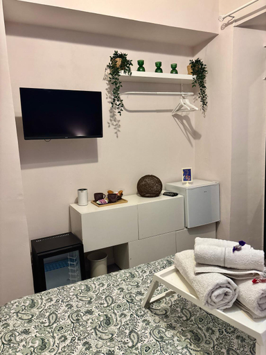 Others 5, "Private Room" stanza privata with private bathroom - shared kitchen and beautiful terrace on Taormi, Messina