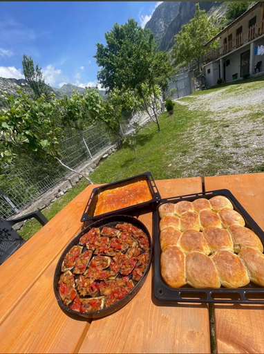 Food & Drinks 3, Turi-Selce, Malësi e Madhe